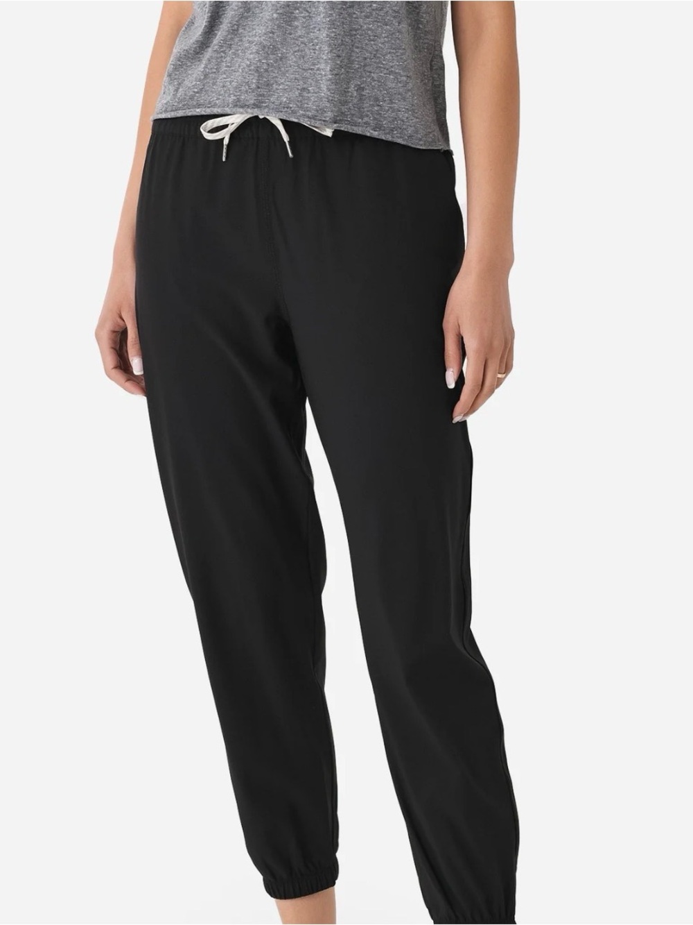 Vuori Women’s Weekend Joggers Black size Medium